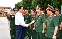 Thủ tướng thăm và làm việc với quân khu 4