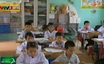 Quỹ Tấm lòng Việt tặng sách vở, máy tính cho học sinh nghèo tỉnh Nam Định