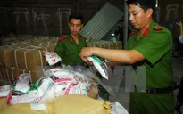 Phát hiện 5 tấn đường hóa học, chất tạo ngọt xuất xứ Trung Quốc