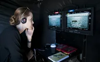 Angelina Jolie ghét nhìn bản thân trên màn ảnh