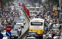 Hà Nội: Càng gần Tết, ùn tắc giao thông càng trầm trọng