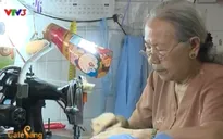 Cụ bà 73 tuổi may màn tặng người nghèo