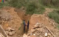 Báo động tình trạng mất an toàn tại các hầm vàng trái phép