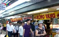 Đổ xô đi bán vàng ở chợ Đông Ba: Do tin đồn thất thiệt