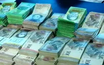 Venezuela in tiền mới để chống lạm phát phi mã