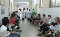 Bệnh viện Mắt Trung ương hoãn mổ vì … thiếu vật tư