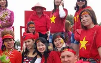 Tà áo dài Việt Nam khoe sắc trong Lễ hội Carnaval tại Cyprus