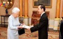 Đại sứ Việt Nam tại Anh và Bắc Ireland trình Quốc thư