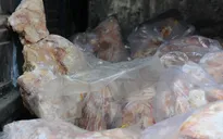 Bắt giữ gần 5 tạ vịt đông lạnh và xúc xích nhập lậu từ Trung Quốc
