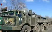 Ukraine rút đoàn xe chở vũ khí hạng nặng khỏi miền Đông