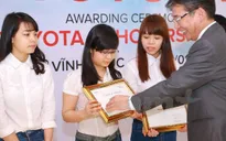 Toyota Việt Nam trao học bổng cho sinh viên xuất sắc