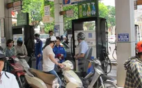 Từ 15h hôm nay, giá xăng Ron 92 và E5 cùng giảm 258 đồng mỗi lít