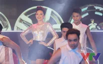 Tóc Tiên "oanh tạc" Bài hát yêu thích với "Vũ điệu cồng chiêng"