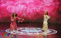 Công Lý - Tuấn Hưng nhuộm hồng sắc Valentine trong Táo quân 2015