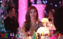 Đông Nhi cực dễ thương tại trường quay Gặp gỡ VTV 2015