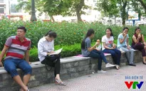 Thí sinh hồi hộp trước giờ thi môn Lịch sử