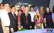 Tổng Bí thư thăm gian hàng VTV tại Triển lãm 70 năm thành tựu kinh tế-xã hội