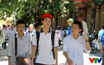 Kết thúc môn thi đầu tiên, thí sinh mừng rỡ và tràn đầy tự tin