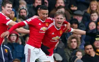 Schweini tỏa sáng, Man Utd thắng nghẹt thở trên sân Warford