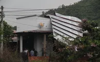 Lâm Đồng: Hàng trăm ngôi nhà tốc mái do lốc xoáy