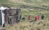 Peru: Xe bus lao xuống đầm, 11 người thiệt mạng