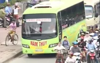 Trá hình tuyến cố định, xe dù ngang nhiên hoạt động