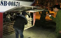 Quảng Bình: Phát hiện xe khách chở... cừu, dê "bốc mùi"