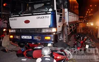 Xe tải đâm 4 xe máy, nhiều người thoát chết