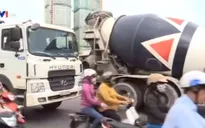 TP.HCM: Xe tải, xe bồn ngang nhiên lưu thông giờ cao điểm