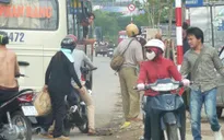 Quảng Trị: Xe dù mặc sức lộng hành