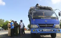 Bắt hơn 9 tấn xương động vật hôi thối trên đường chế biến thành bột nêm