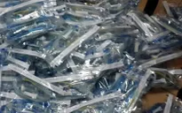 Phát hiện xe khách chở thiết bị y tế không rõ nguồn gốc
