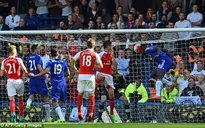 Người cũ của Arsenal kiến tạo, Zouma ghi bàn mở tỉ số derby London
