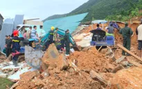 Sạt lở nghiêm trọng ở Nha Trang, ít nhất 2 người thiệt mạng
