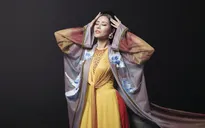 Ngây ngất với vẻ đẹp của Nguyễn Thị Loan trong tà áo tứ thân