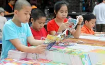 Hội sách thiếu nhi 2016 thu hút đông đảo độc giả nhí Thủ đô