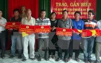 Trao tặng 1.000 lá cờ Tổ quốc cho ngư dân Phú Yên
