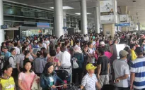 TP.HCM: Quá tải đi lại dịp cận Tết