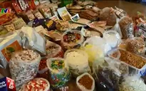 Đầu năm mới “hoang mang” với bánh kẹo kém chất lượng