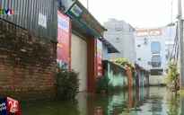"Rốn nước" Tứ Liên sau bão số 3: Do hệ thống cống ngầm bị tắc?