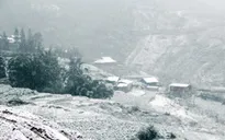 Người dân miền núi phía Bắc và miền Trung căng mình chống giá rét