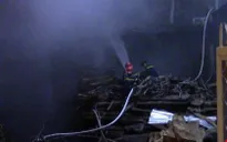 Bình Dương: Xưởng gỗ cháy lớn, cả khu phố náo loạn