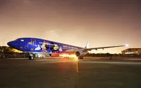 Máy bay sơn hình chuột Mickey khiến trẻ em mê mẩn ở Thượng Hải