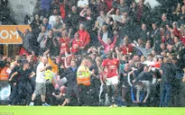 Bàn thắng của Rashford khiến CĐV Man Utd... gãy chân