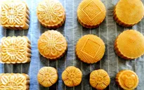 Bánh trung thu handmade bán sớm vẫn hút khách
