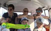 Bố ơi! Mình đi đâu thế? 3: 4 cặp bố con khổ sở di chuyển trên chiếc xe "thời tiền sử"