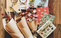 Hoa khô, hoa sáp hút khách dịp 20/10