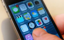 Từ chối mở khóa iPhone khủng bố, Apple ghi điểm với khách hàng