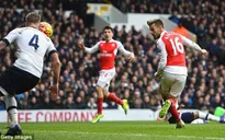 Ramsey giật gót ghi bàn khó tin, phá vỡ áp lực cho Arsenal