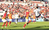 Ibra chỉ cần 3 phút để lập siêu phẩm đầu tiên cho Man Utd